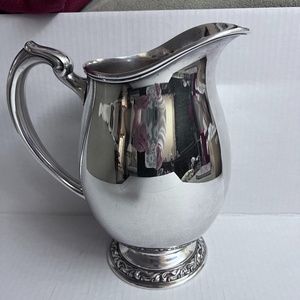 William Rogers Silver-Plate 817 Water Pitcher  9” H